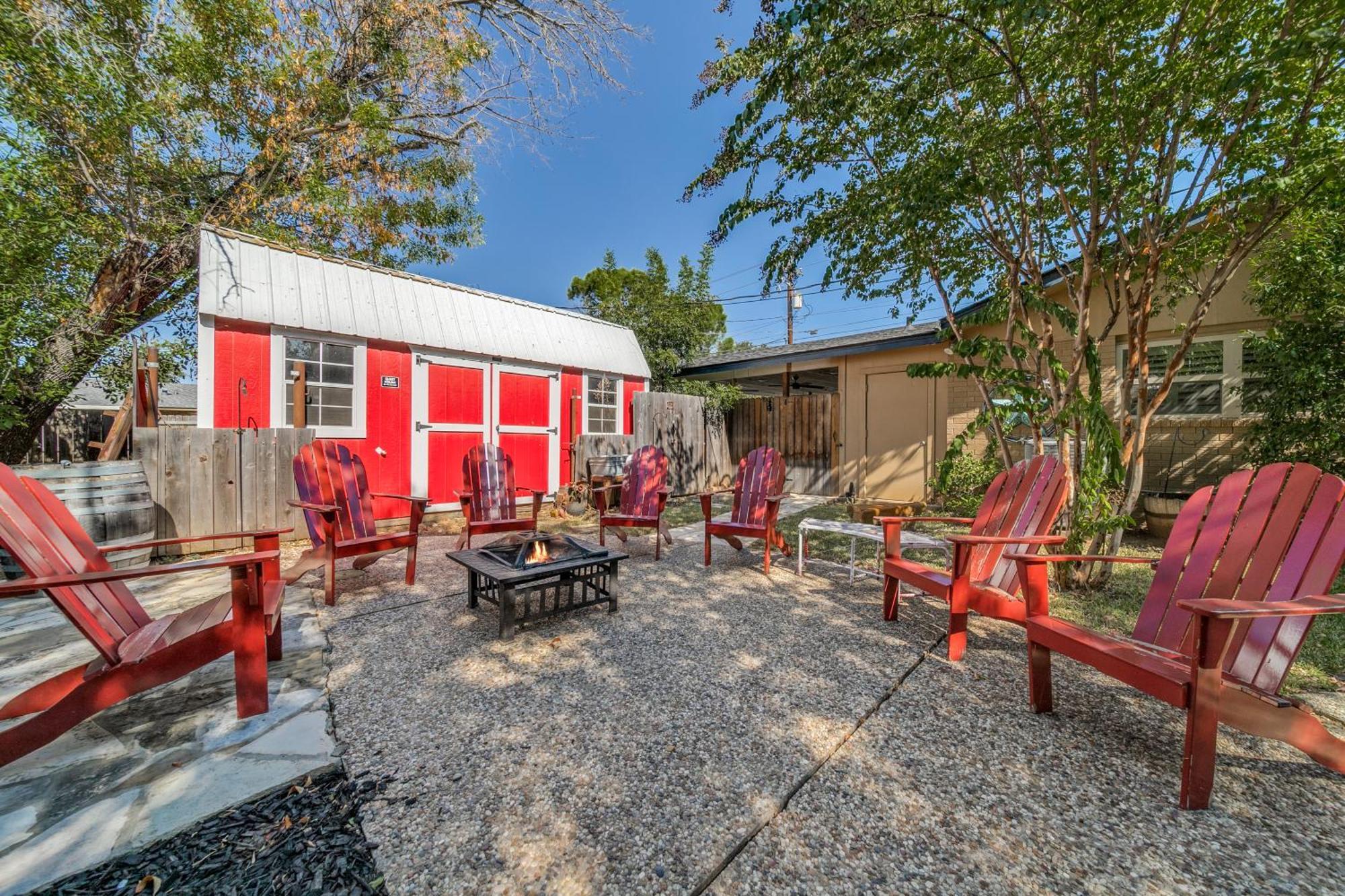 Charming Pet Friendly 4 Bdrm Home Mins To Main St And Wineries Фредеріксбург Екстер'єр фото